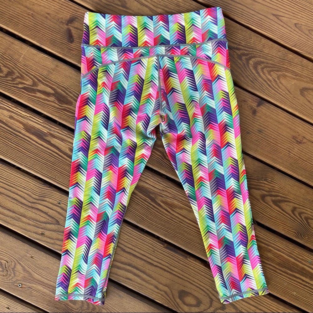 Fabletics Lima Capri Legging Chevron Geometric S - image 5